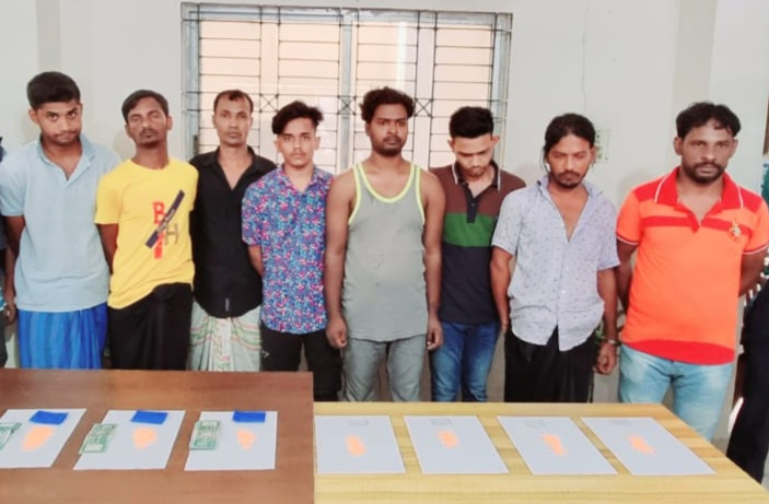 টঙ্গীতে ১২০০ পিস ইয়াবা ট্যাবলেটসহ গ্রেফতার-৮