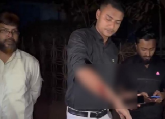 গাজীপুরে আন্দোলনকারীদের উদ্দেশ্যে করে সন্ত্রাসীদের গুলি সন্ত্রাসীদের গুলি